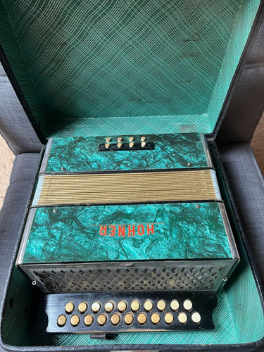 Kleine hohner knopfharmonika - kleine,